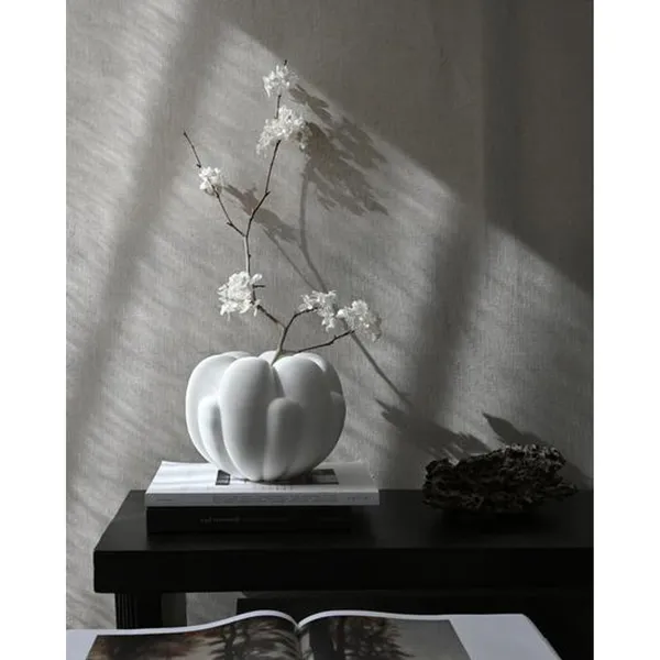 Bloom Vase Petit Dark Grey