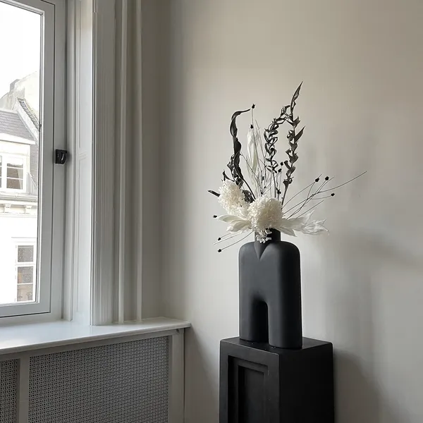 Cobra Vase Høy Medium Sort
