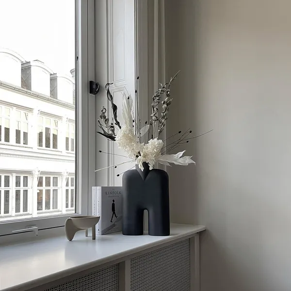 Cobra Vase Høy Medium Sort