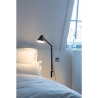 NJP Vegglampe Lang Arm 3000K Sort