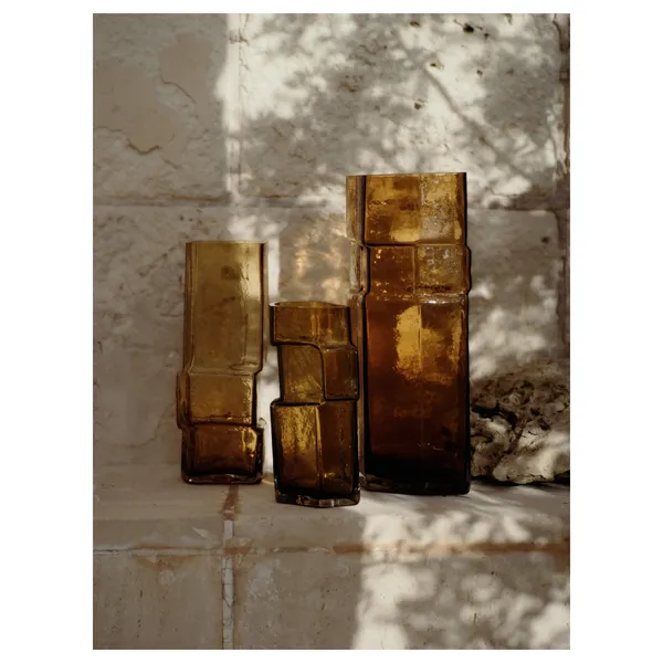 x Utzon Can Lis Muro Vase H38 Recycled Amber