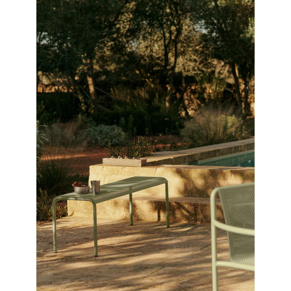 Dapple Outdoor-Bank, Teegrün