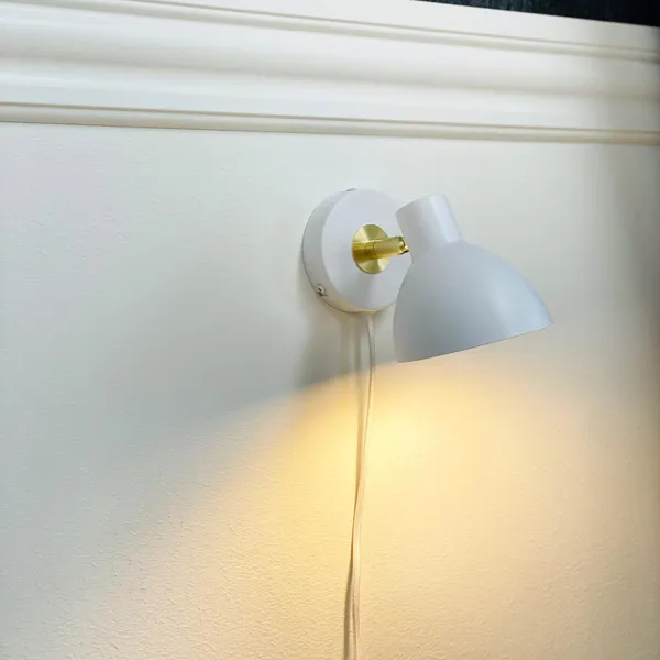 Lilje Wandlamp Wit/ Messing
