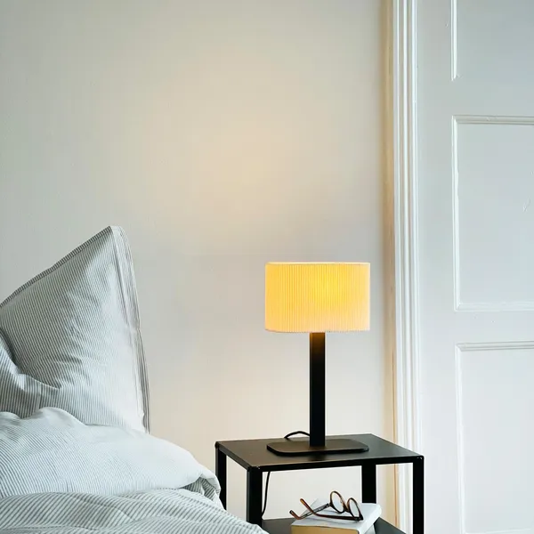 Calix Table Lamp Natural/ Black