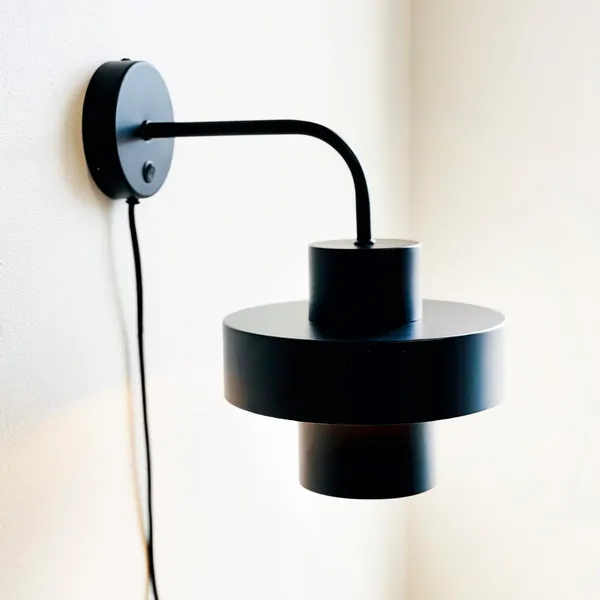Stoke Vegglampe Matt Sort