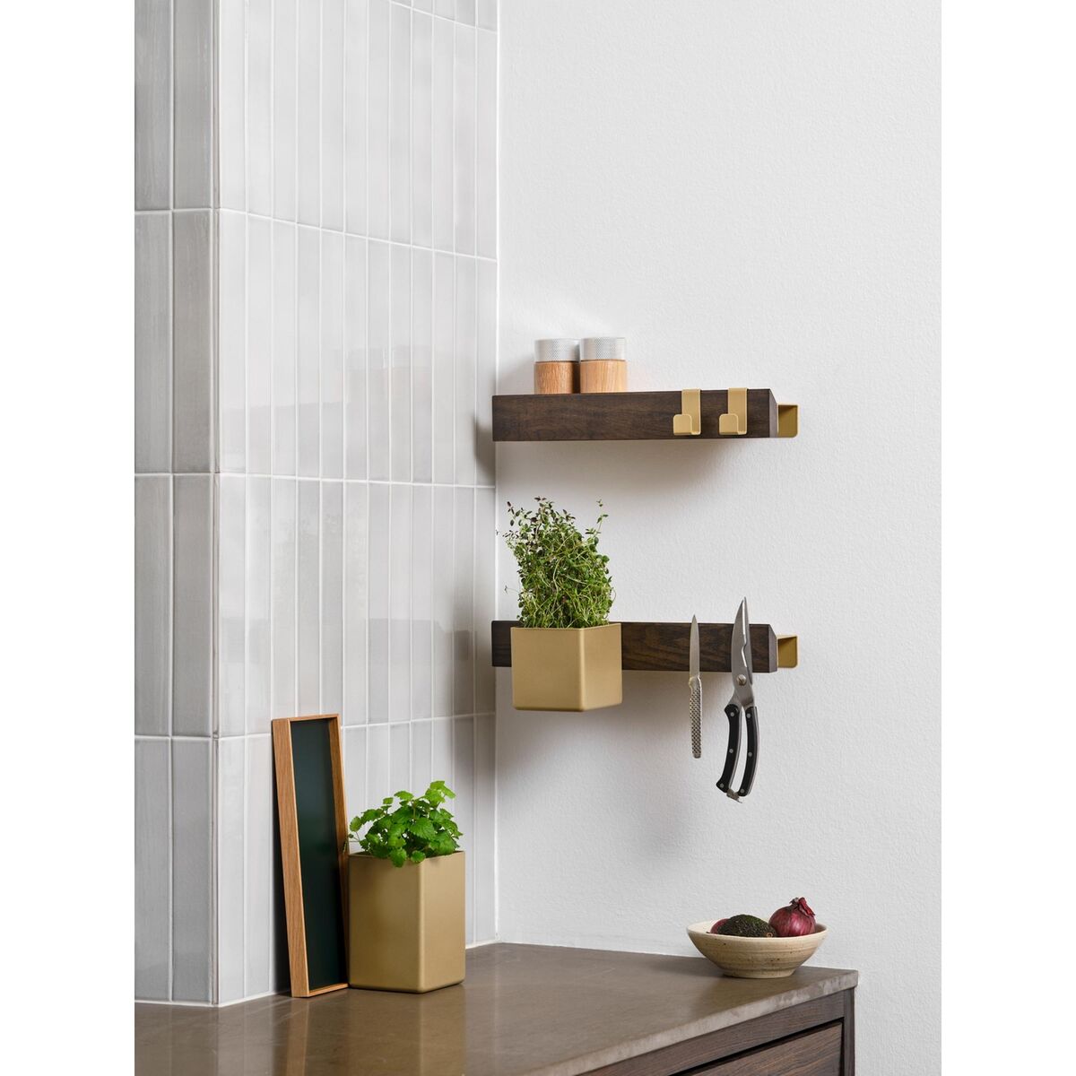 Flex Magnet Shelf 60 Dark Oak/ Brass