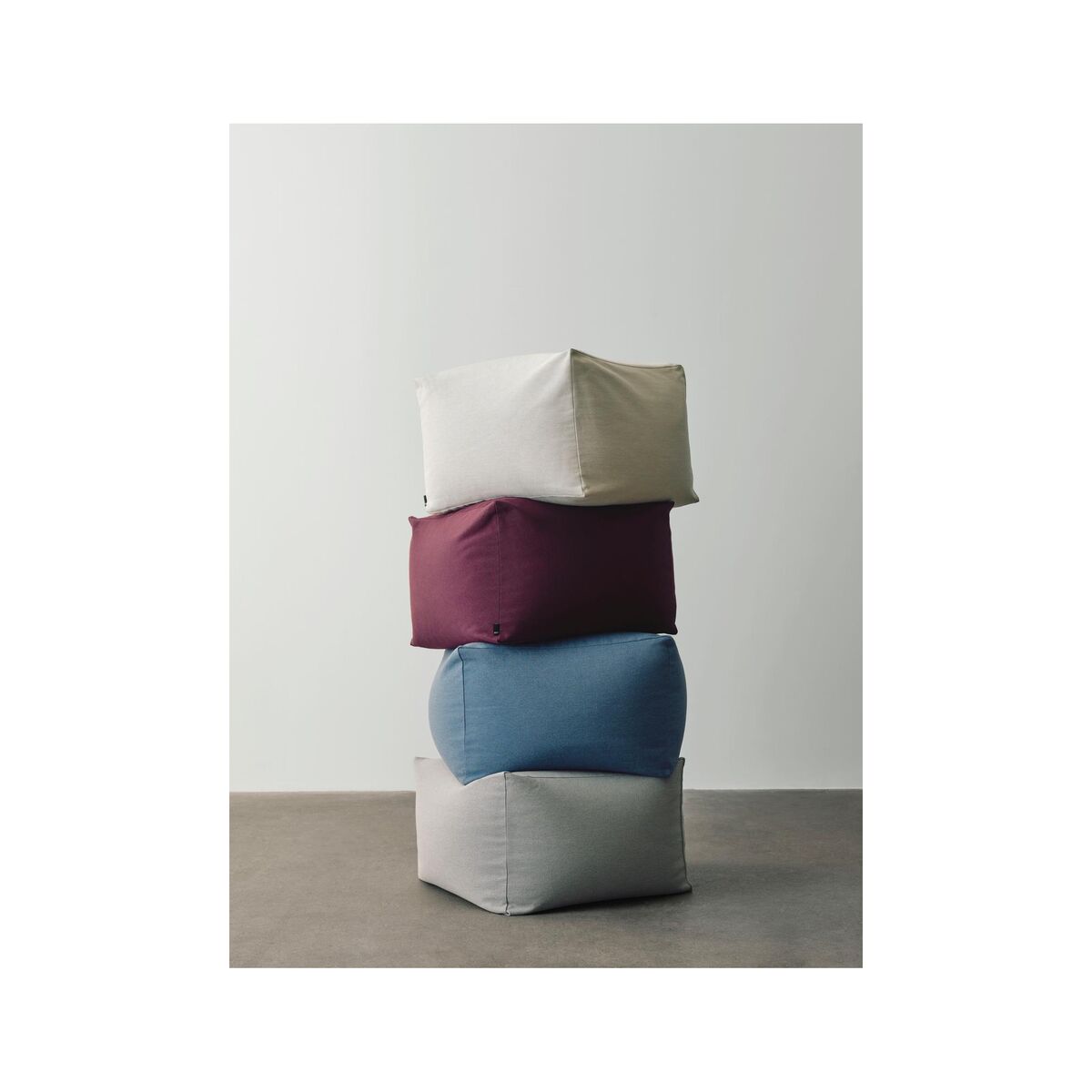 Story Pouf Burgundy