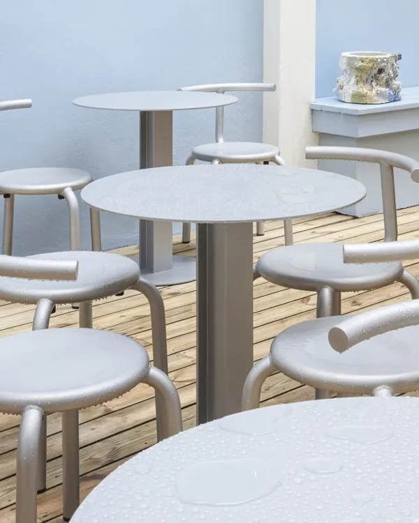 +Halle HEB 02 Garden Table Ø70xH73 Metallic Grey