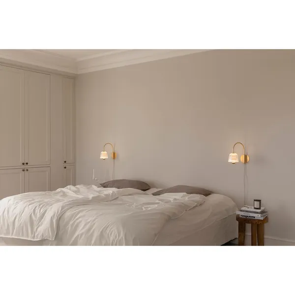 Asteea Wandlamp, Satijn Messing/ Geribbeld, Helder