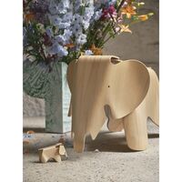 Tabouret Eames Elephant en châtaignier laqué transparent