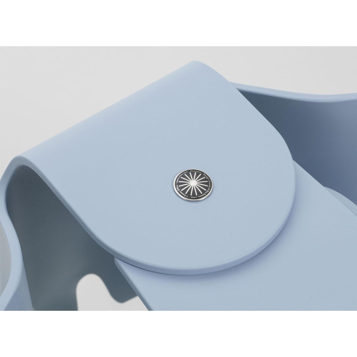 Eames Elephant RE Kruk Cloud Blue
