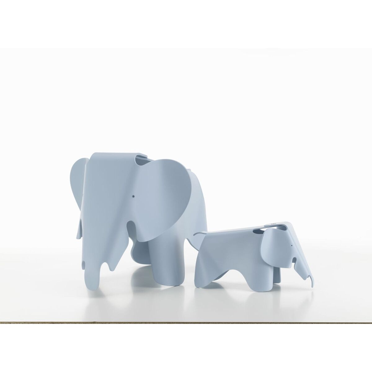 Eames Elephant RE Kruk Cloud Blue
