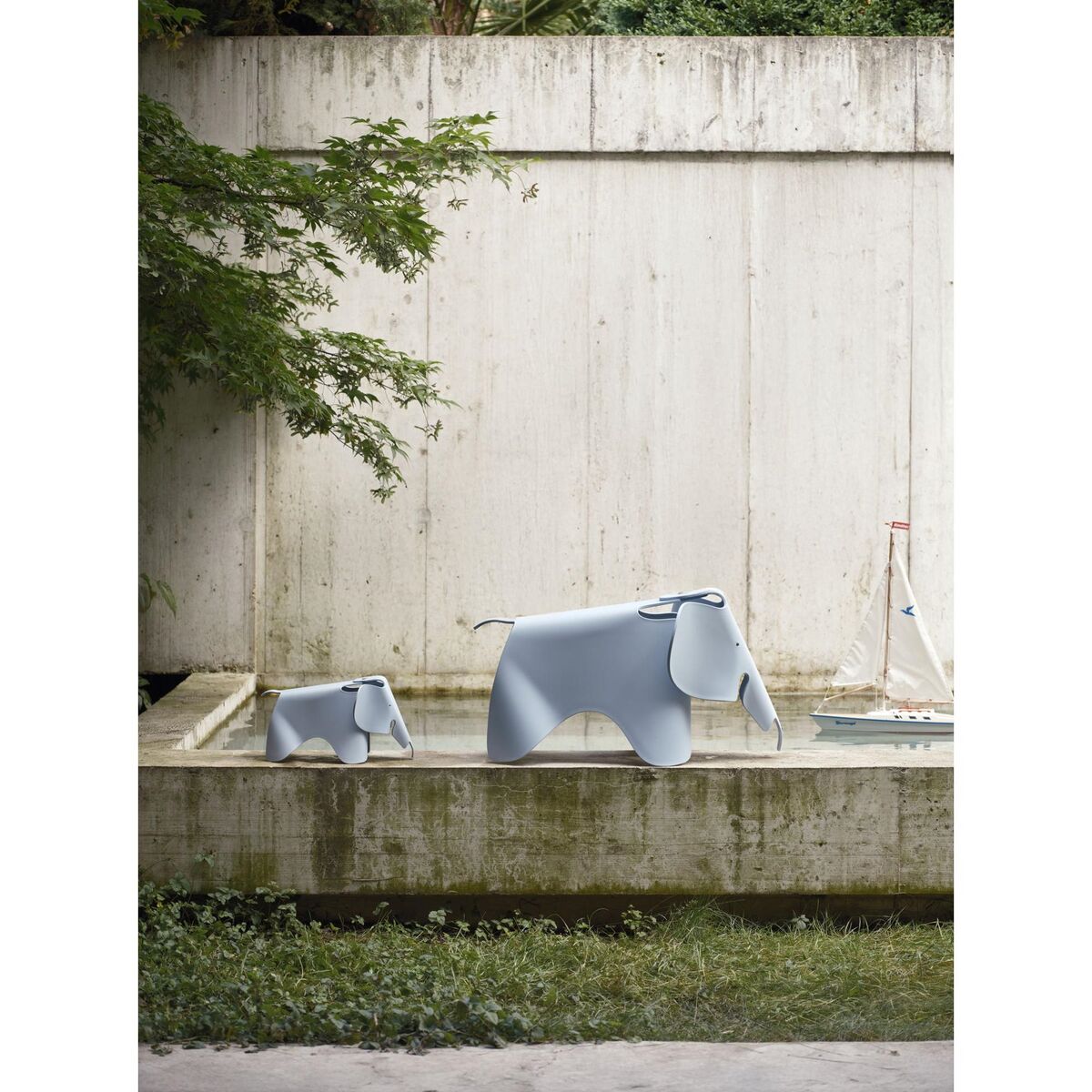 Eames Elephant RE Kruk Cloud Blue