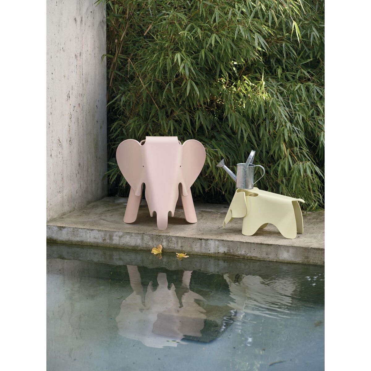 Eames Elephant RE Stool Pale Rose