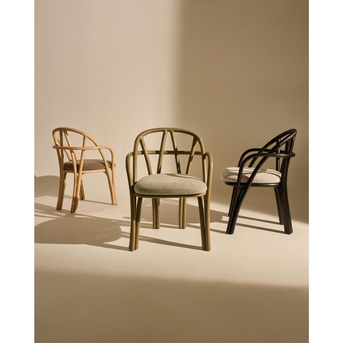 Bistra Spisebordsstol Med Armlæn Natural Lakeret Rattan/Fustagno Limonta 002