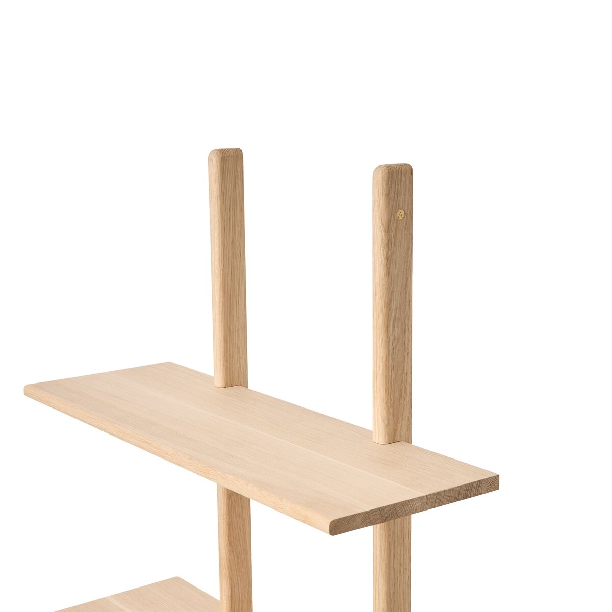 Essence Shelf Oak