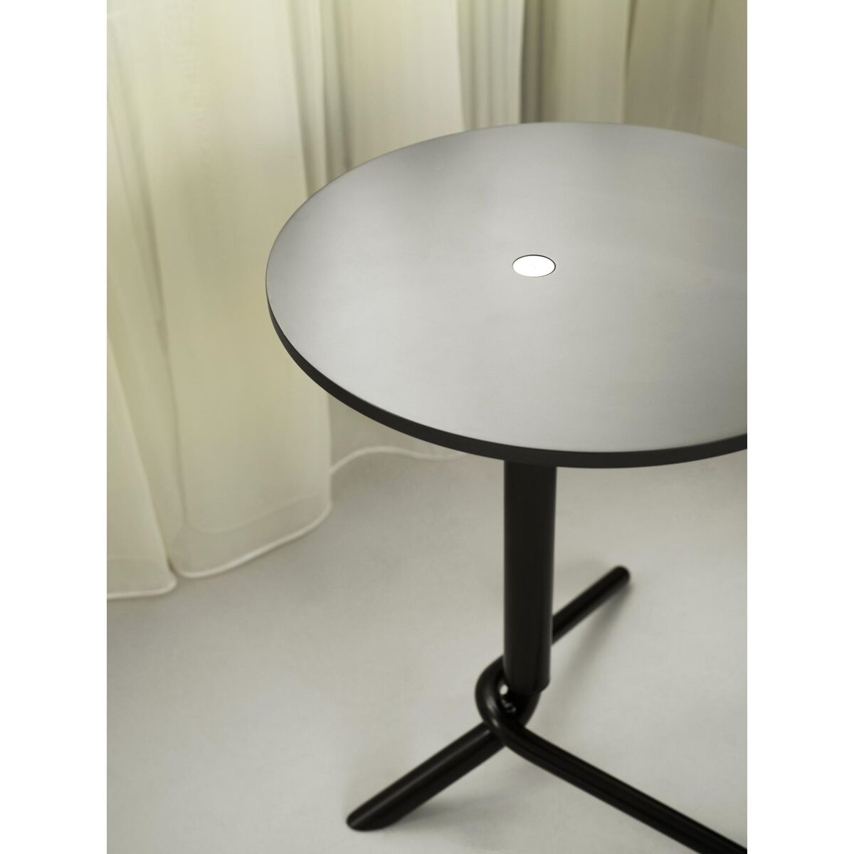 Mesa Auxiliar Elevable Negro