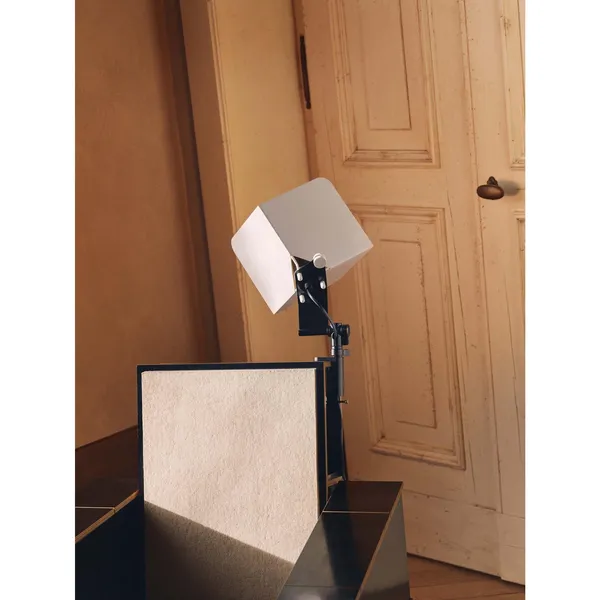 Triedro Table Lamp Black