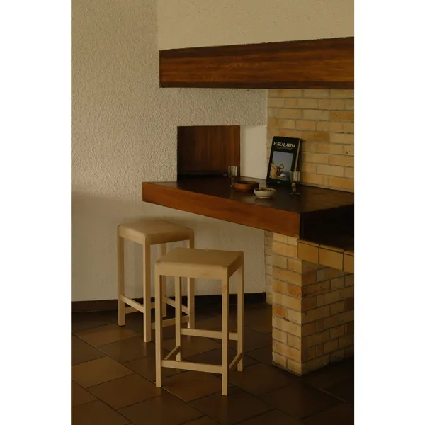 01 Stool H65 Natural