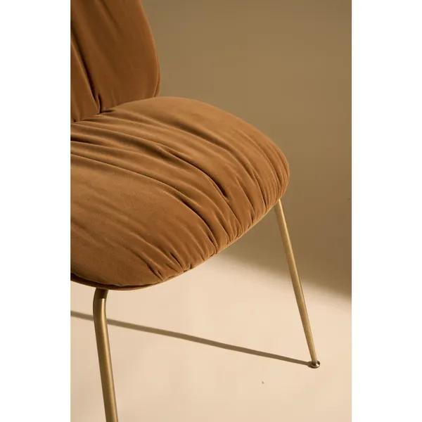 Beetle Soft Spisestol Sort Krom/ Amerikansk Valnøtt/ Belsuede Speical/Dedar 132