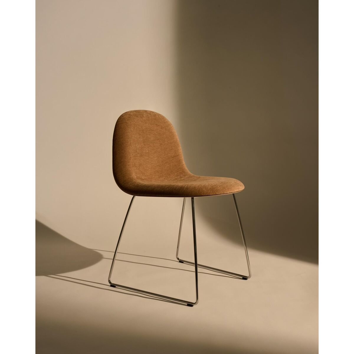 3D Spisestol Rustfritt Stål/amerikansk Valnøtt/Belsuede Spesial Dedar 132