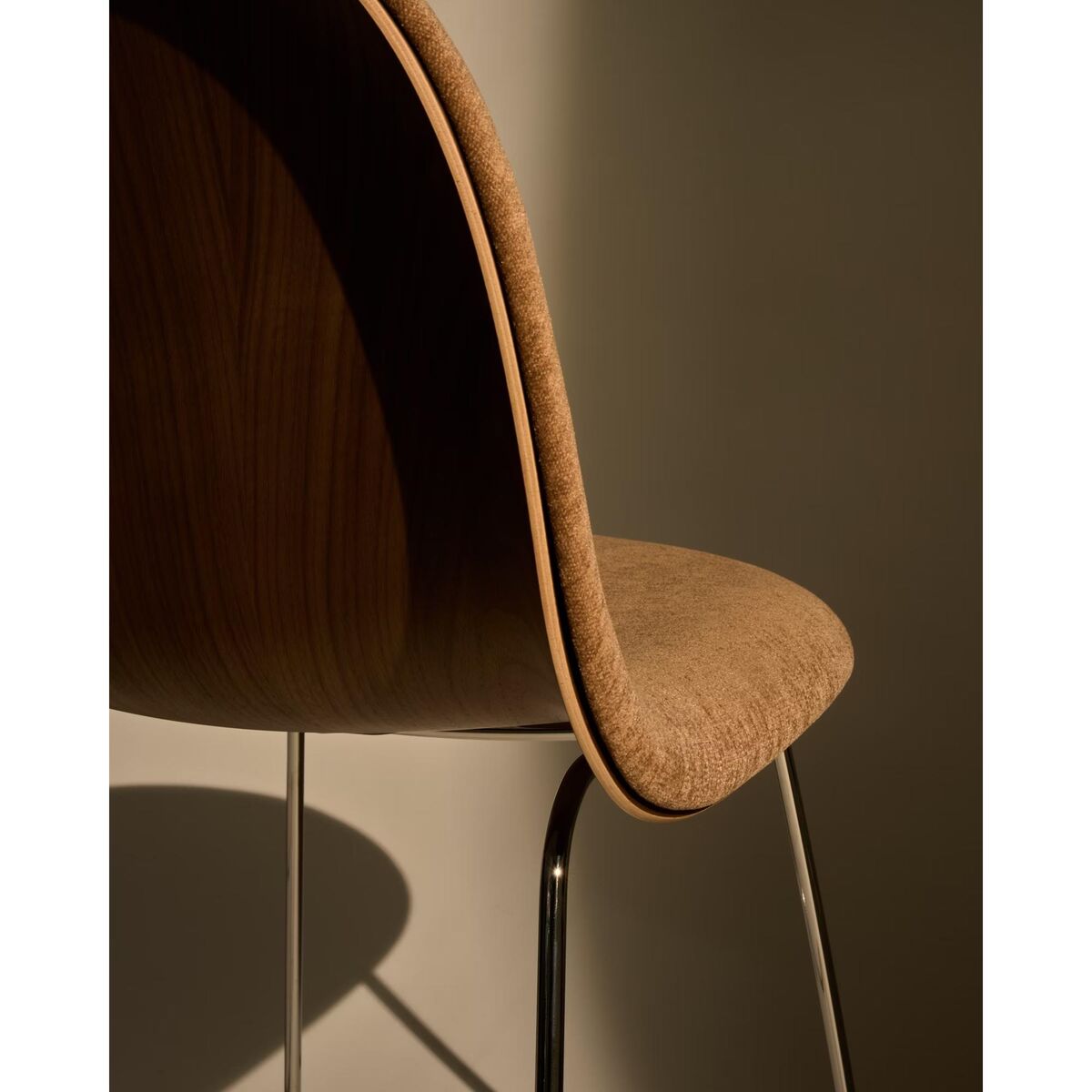 3D Spisestol Rustfritt Stål/amerikansk Valnøtt/Belsuede Spesial Dedar 132