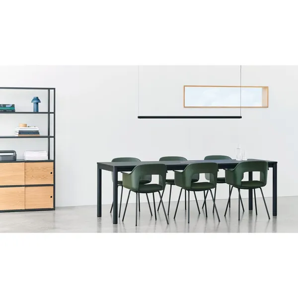 Layout 213 Spisestol med Armlener Sort/ Stålskåret Trio 195