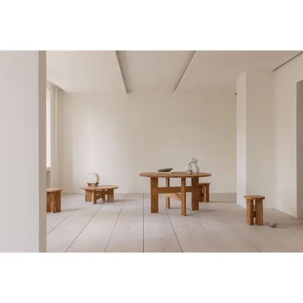 Mio Dining Table Ø160 Solid Stained Oak