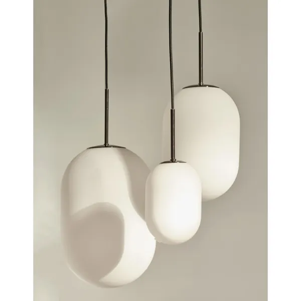 Noor Taklampe Medium Opal/ Sort