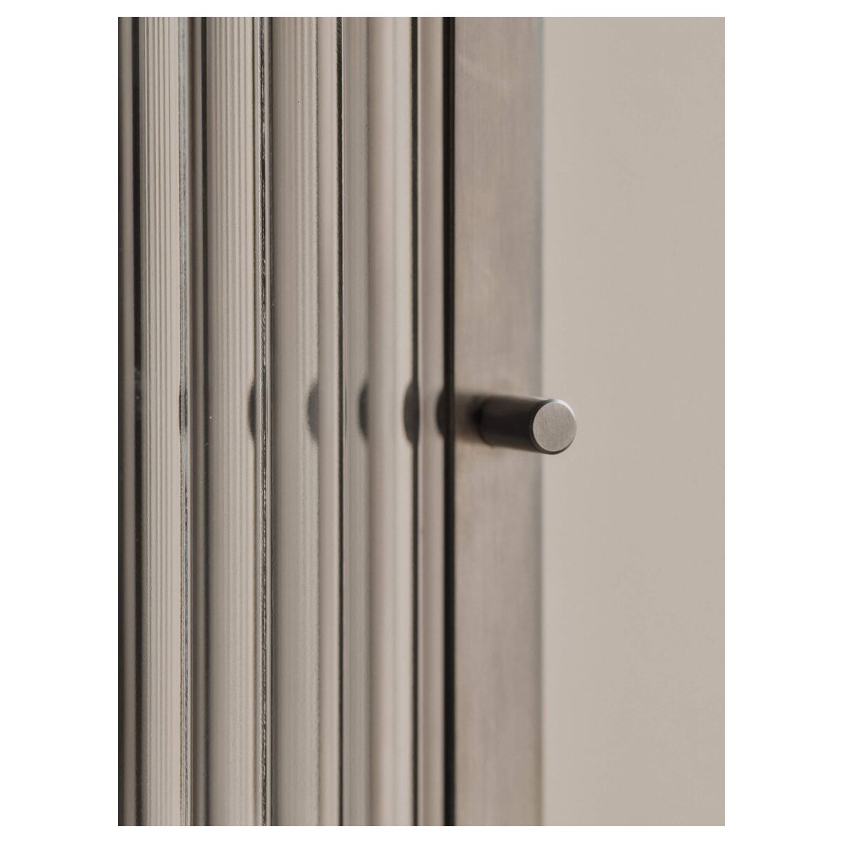 Armoire Murale Haze en Acier Inoxydable et Verre Cannelé