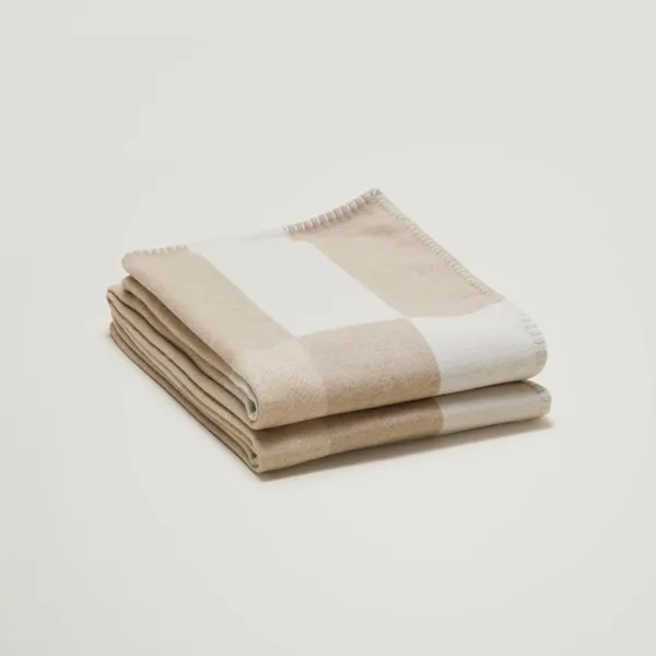 Beige Logo Teppich Beige/ Sand