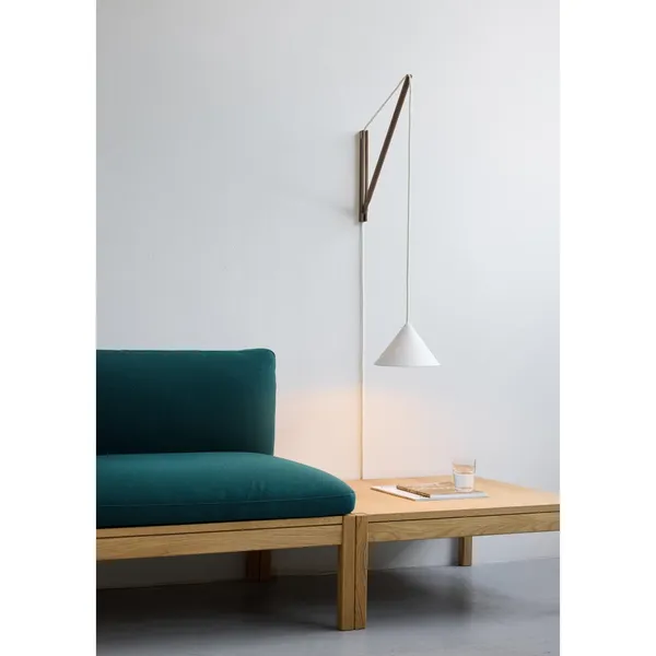 Vegglampe Røkt Eik/ Hvit
