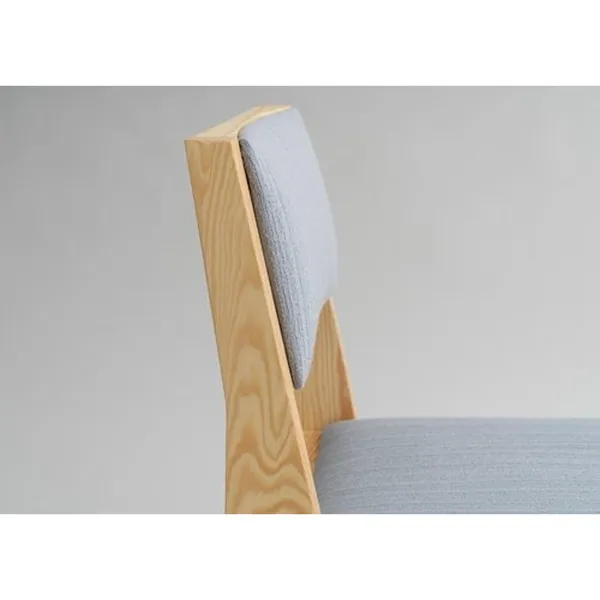 016 Maasto Dining Chair Upholstered Seat & Back Natural/Square 0134