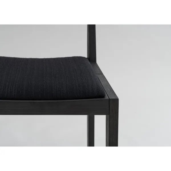 016 Maasto Spisebordsstol Polstret Sæde & Ryg Sort/Kvadrat 0194