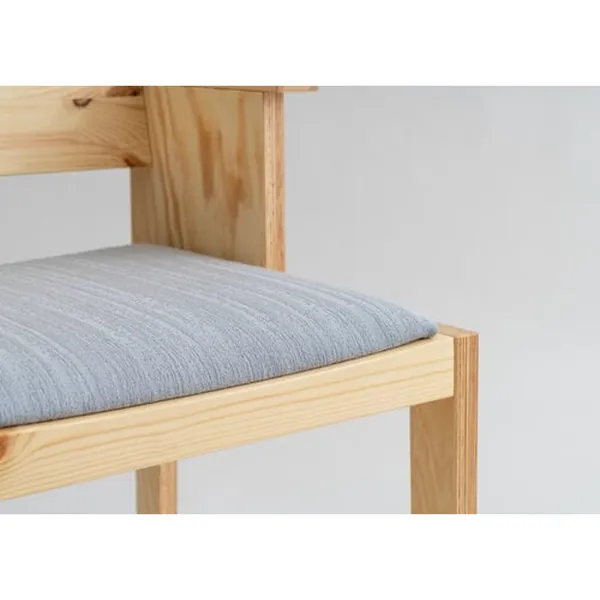 016 Maasto Dining Chair With Armrest & Upholstered Seat Natural/Square 0134