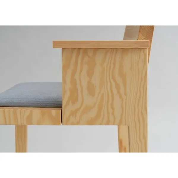 016 Maasto Dining Chair With Armrest & Upholstered Seat Natural/Square 0134