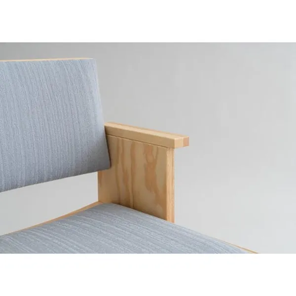016 Maasto Dining Chair With Armrests & Upholstered Seat/Back Natural/Square 0134