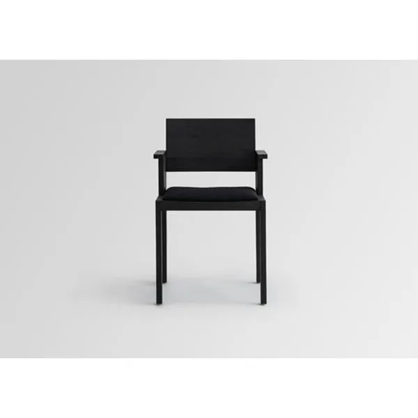 016 Maasto Dining Chair With Armrest & Upholstered Seat Black/Square 0194
