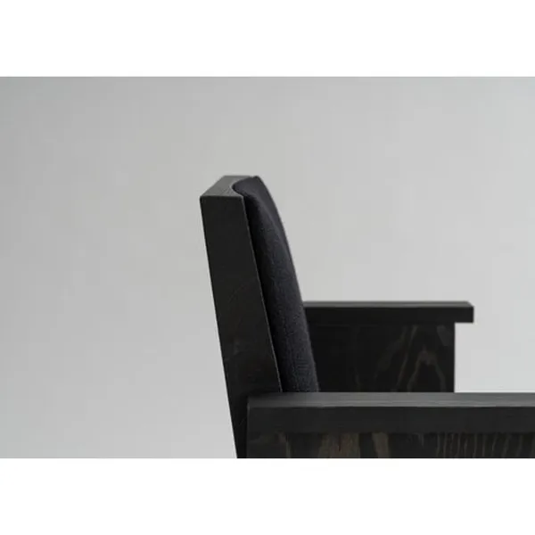 016 Maasto Dining Chair With Armrests & Upholstered Seat/Back Black/Square 0194