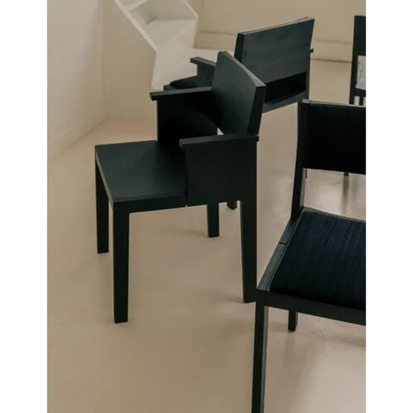 016 Maasto Dining Chair With Armrests & Upholstered Seat/Back Black/Square 0194