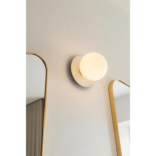 Liila 1 Limited Edition Væglampe Medium Beige/Opal