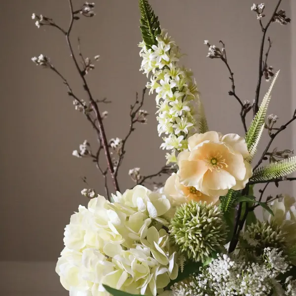 Ivory Cascade Buket Hvid