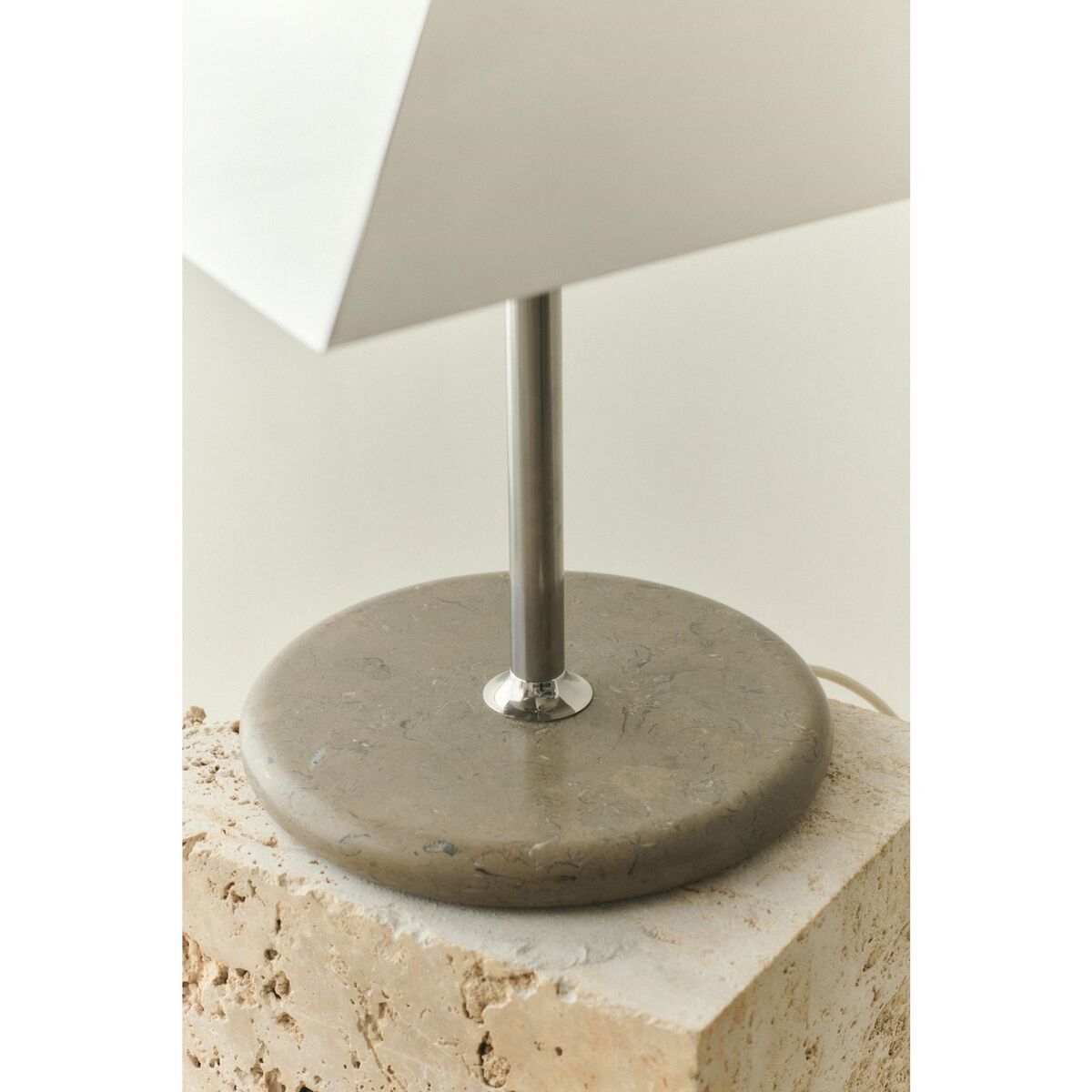 LOFT Table Lamp Gray Cadoico