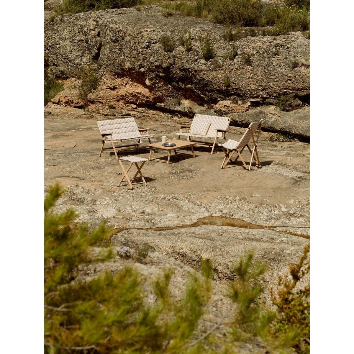 Outdoor Market Folding Chair Beige/ Red