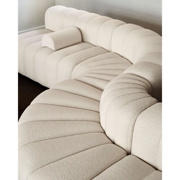 Studio Curve Sofa Barnum 3
