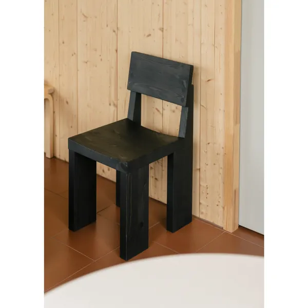 001 Ruokailutuoli Black Pine