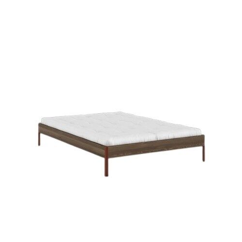 Core Sengeramme 140×200 Johannesbrunt/terrarød