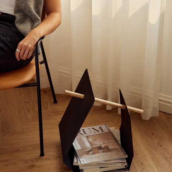 Edge Magazine Holder Black