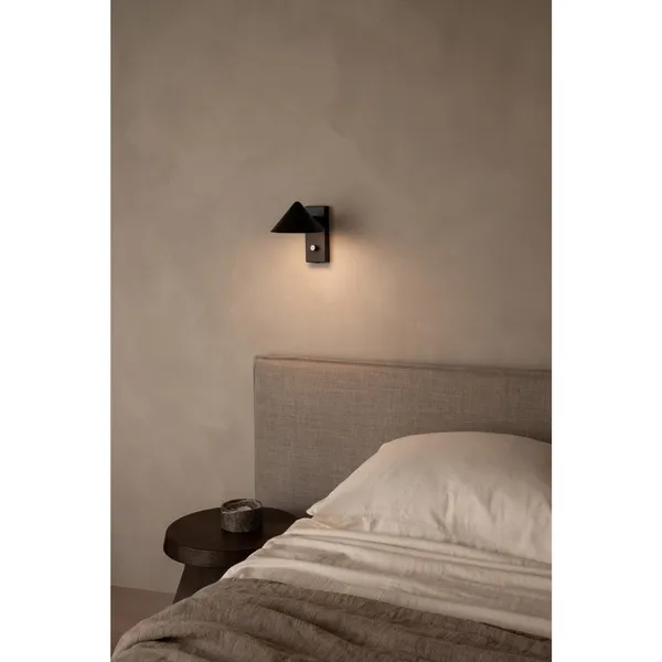 Kuro Read Wall Lamp Black