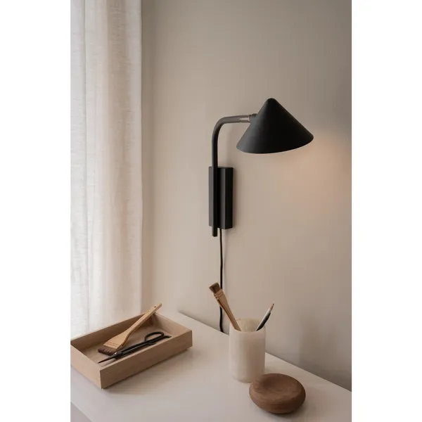 Kuro Wall Lamp Black